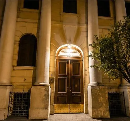 Vatican Cornelia Konukevi Roma